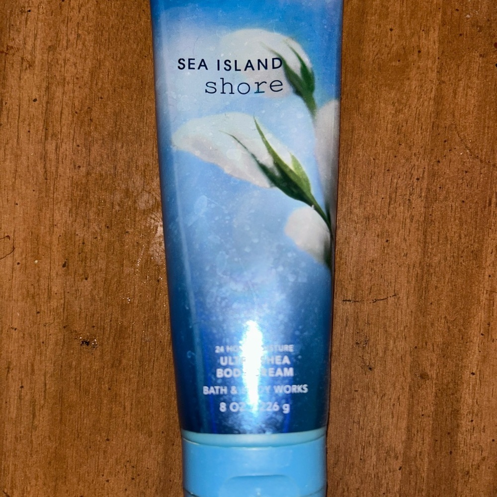 Bath & Body Works Sea Island Shore Body Cream - Blue